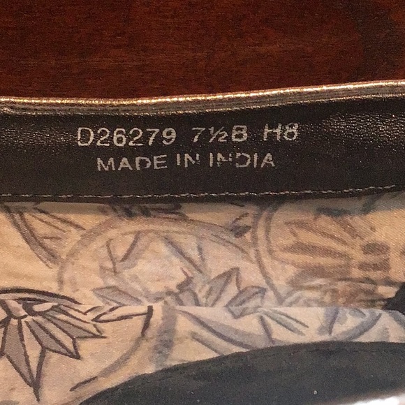 Cole Haan 💎 silver metallic tassel flats - Picture 6 of 10